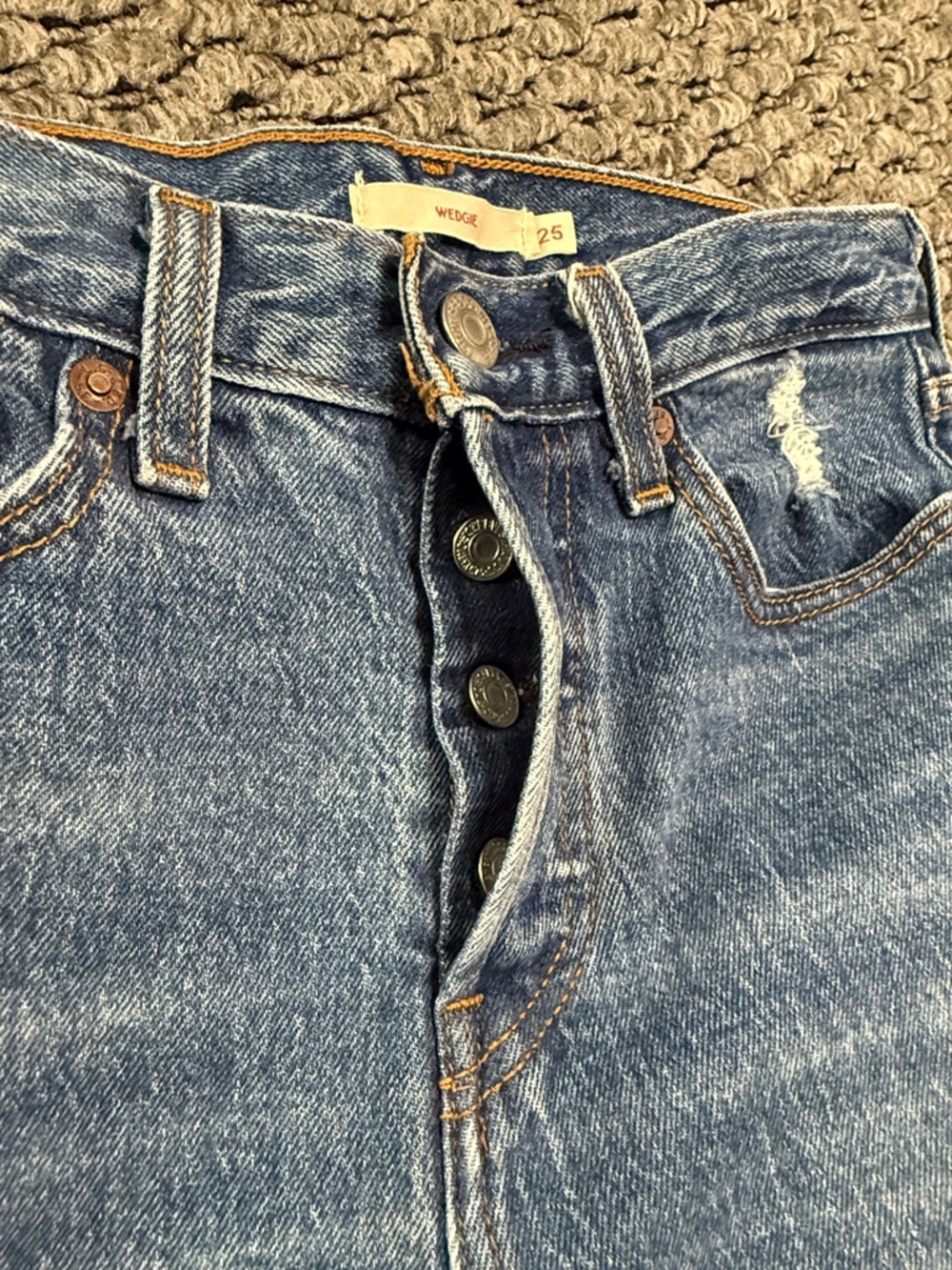 Levi’s Wedgie Straight Jeans Woman’s Sz 25 BIG E Distressed Casual Classic Denim - Picture 5 of 9
